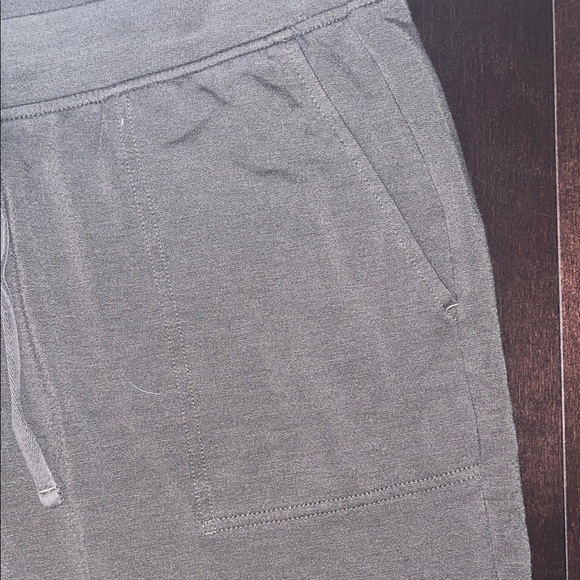 Lou & Grey size Large Woman’s camo color Jogger Pants - Picture 4 of 8